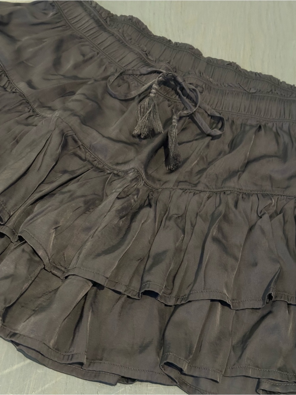 Aerie Black Tiered Ruffle Mini Skirt Tassel Drawstring Size L - Picture 4 of 6